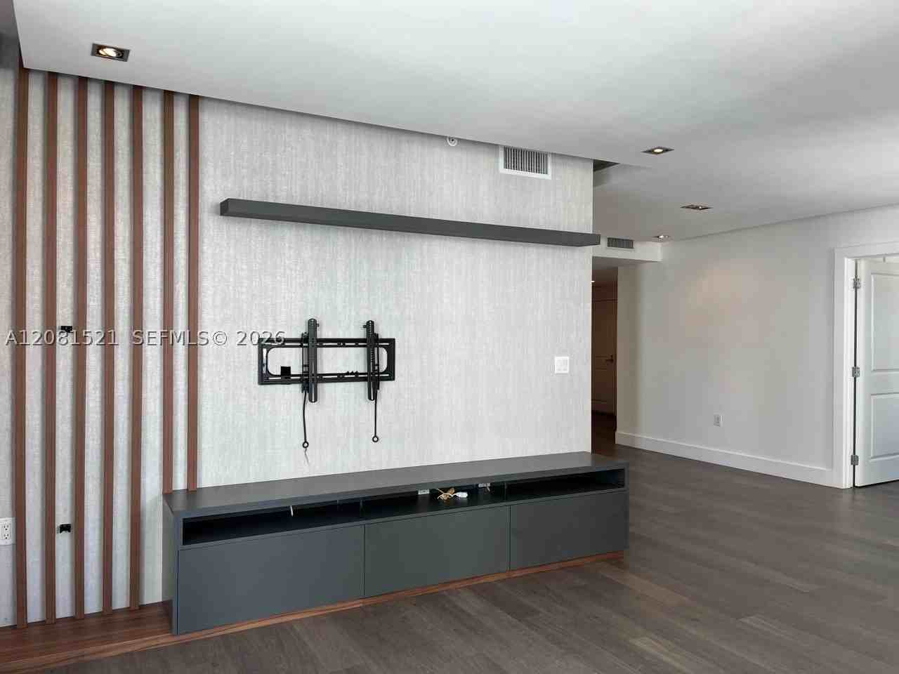 1250 S Miami Ave #1414 - Photo 7 of 25