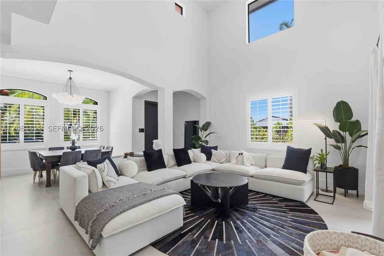 2601 Sw 143rd Ave - Photo 4 of 46