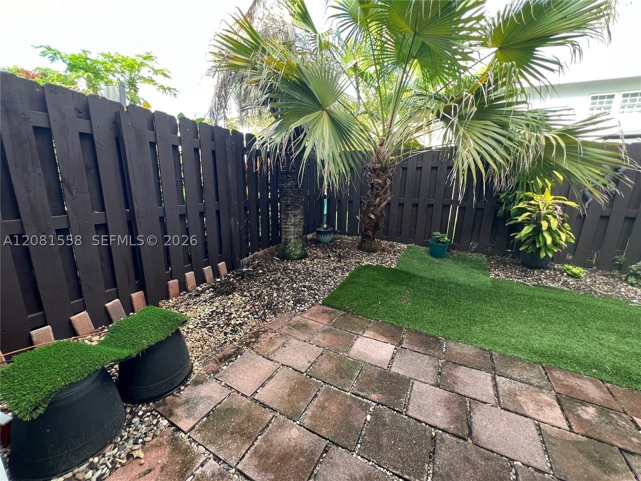 1854 Sw 81st Ter #6-17 - Photo 4 of 17