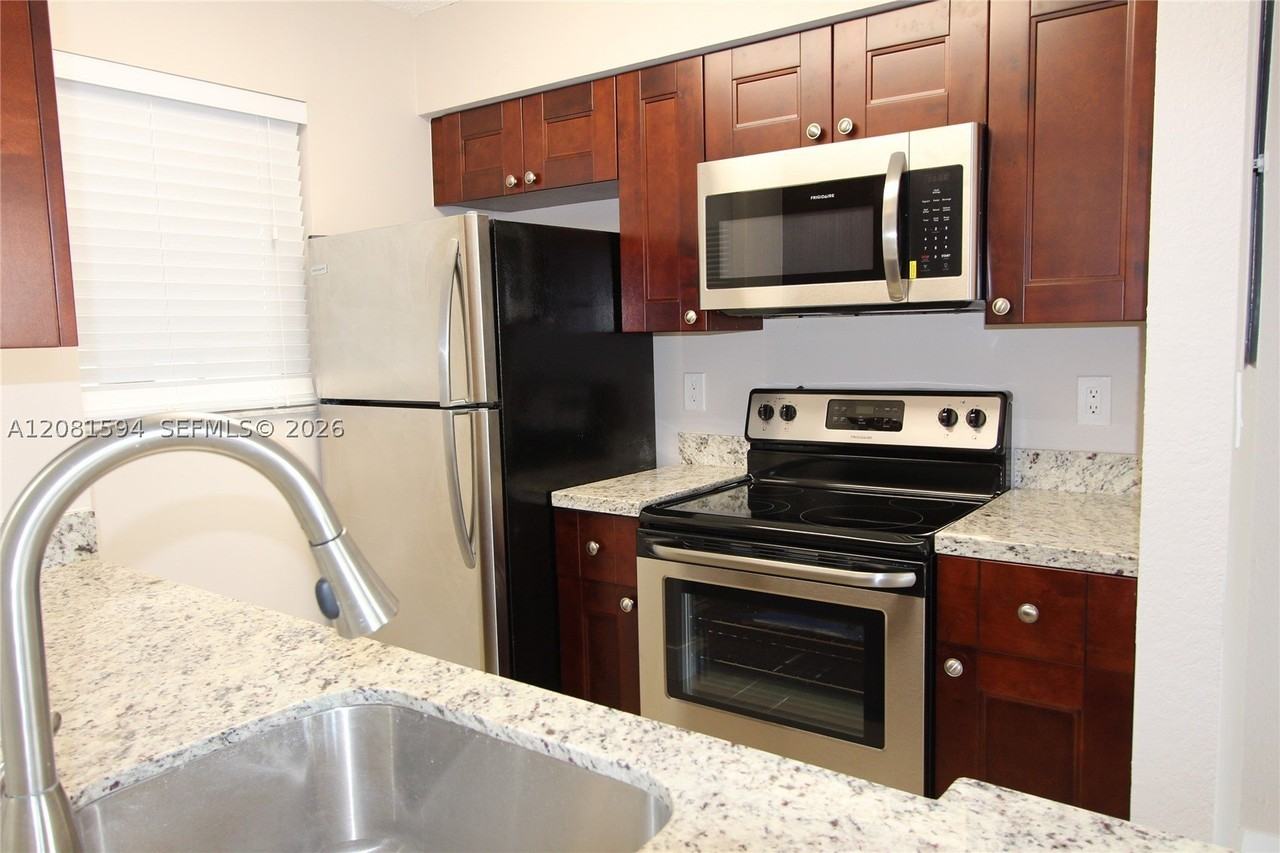 2880 N Oakland Forest Dr #212 - Photo 6 of 30