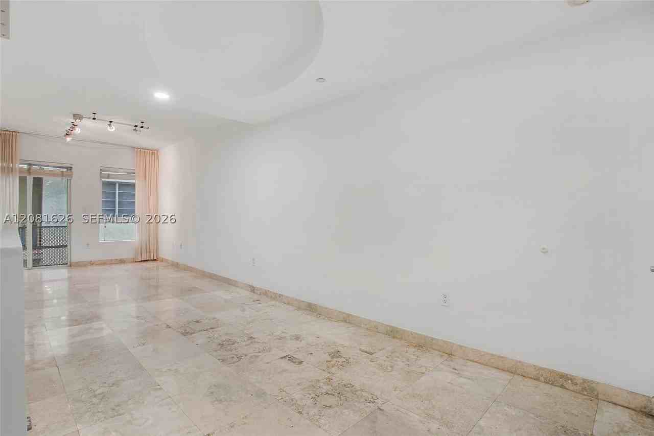 206 Washington Ave #12 - Photo 5 of 20