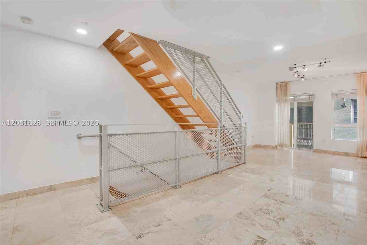 206 Washington Ave #12 - Photo 6 of 20