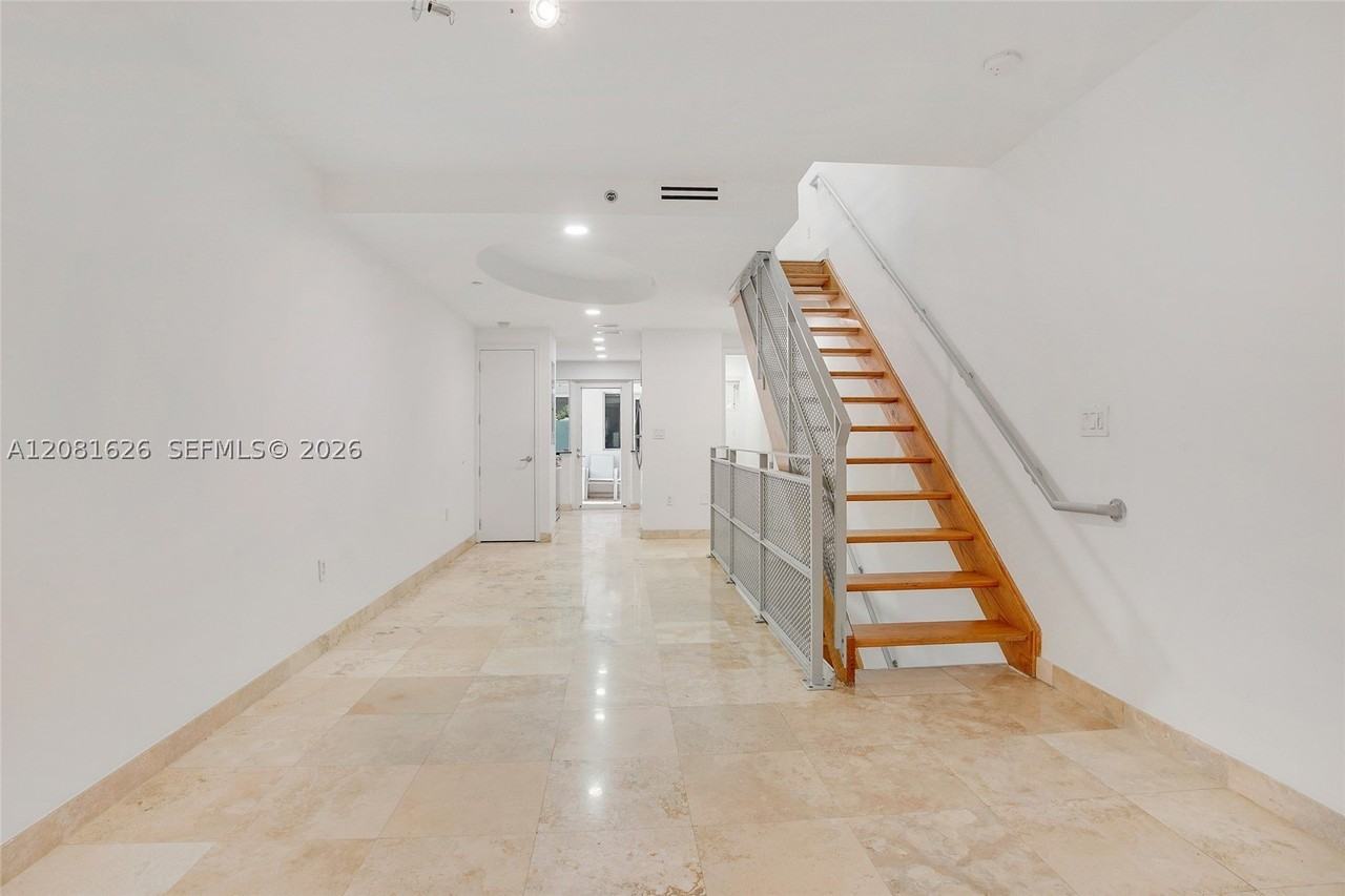 206 Washington Ave #12 - Photo 7 of 20