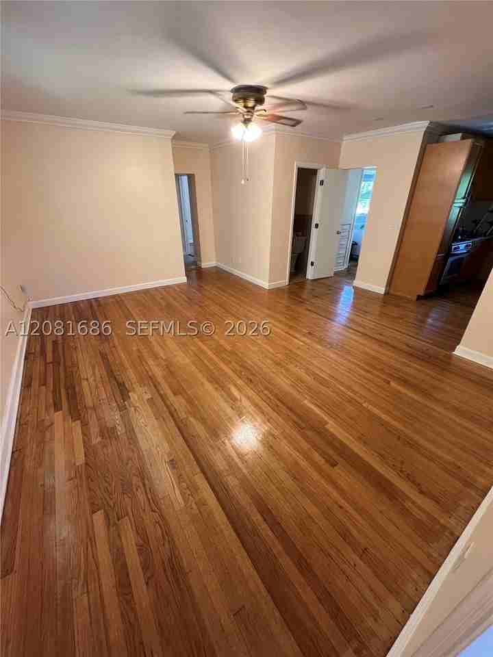 115 Ne 14th Ave #3 - Photo 2 of 6