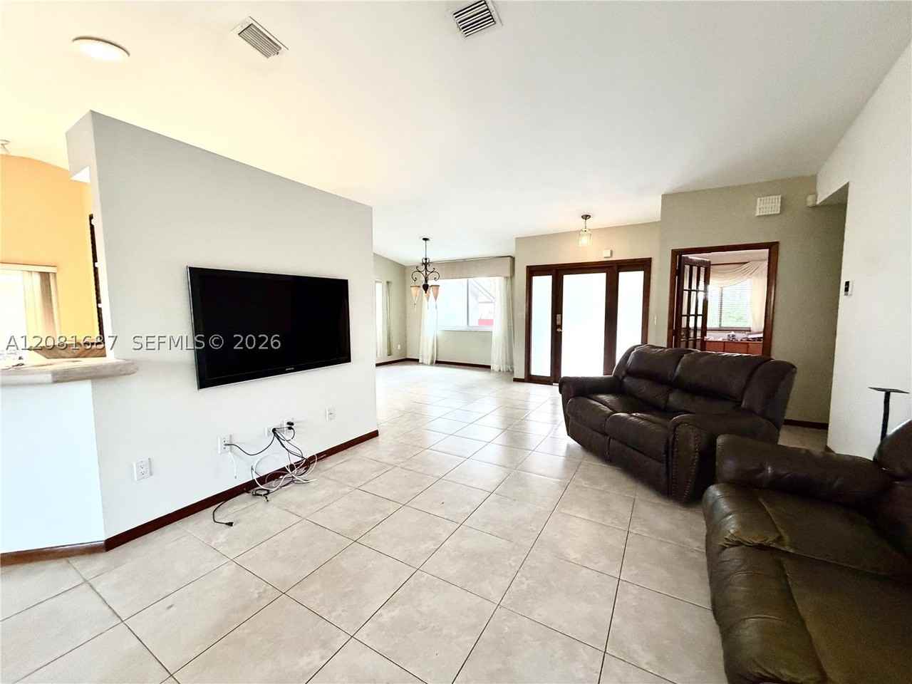7920 Sw 204th St - Photo 5 of 44
