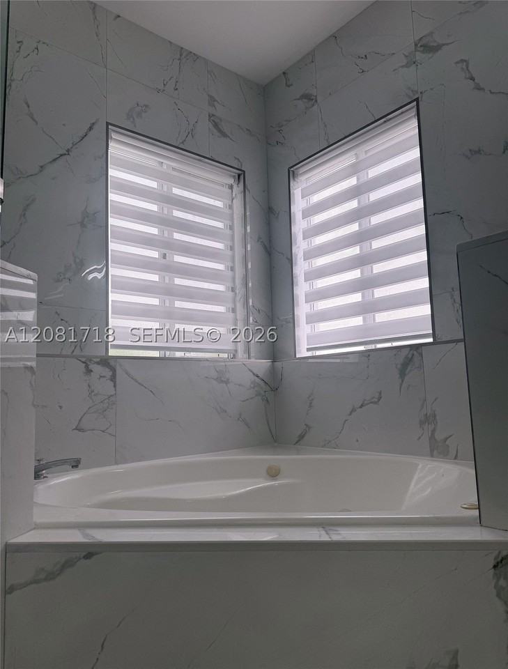 15813 Sw 140th St - Photo 6 of 29