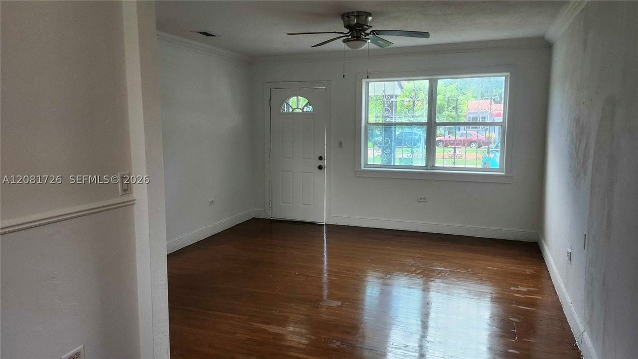 325 Nw 133rd St #1 - Photo 3 of 9