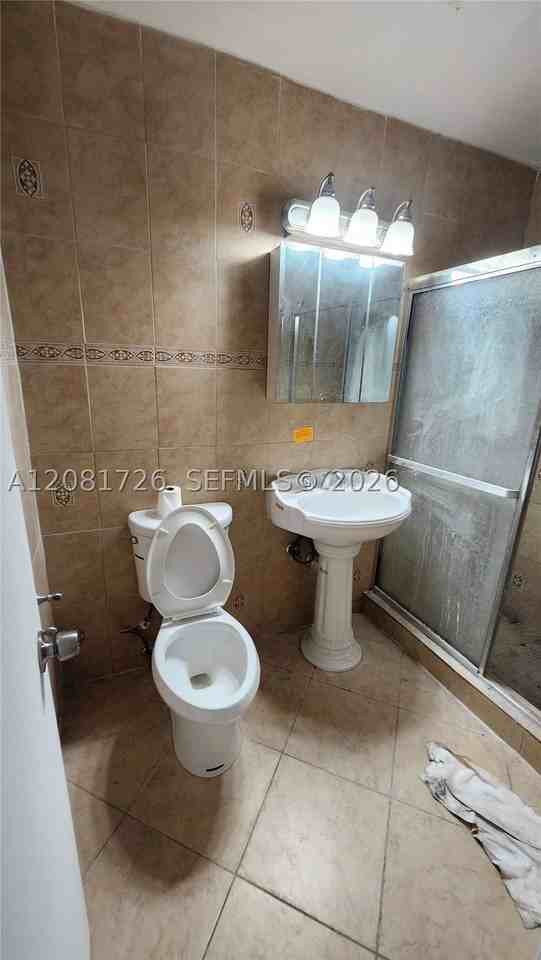 325 Nw 133rd St #1 - Photo 5 of 9