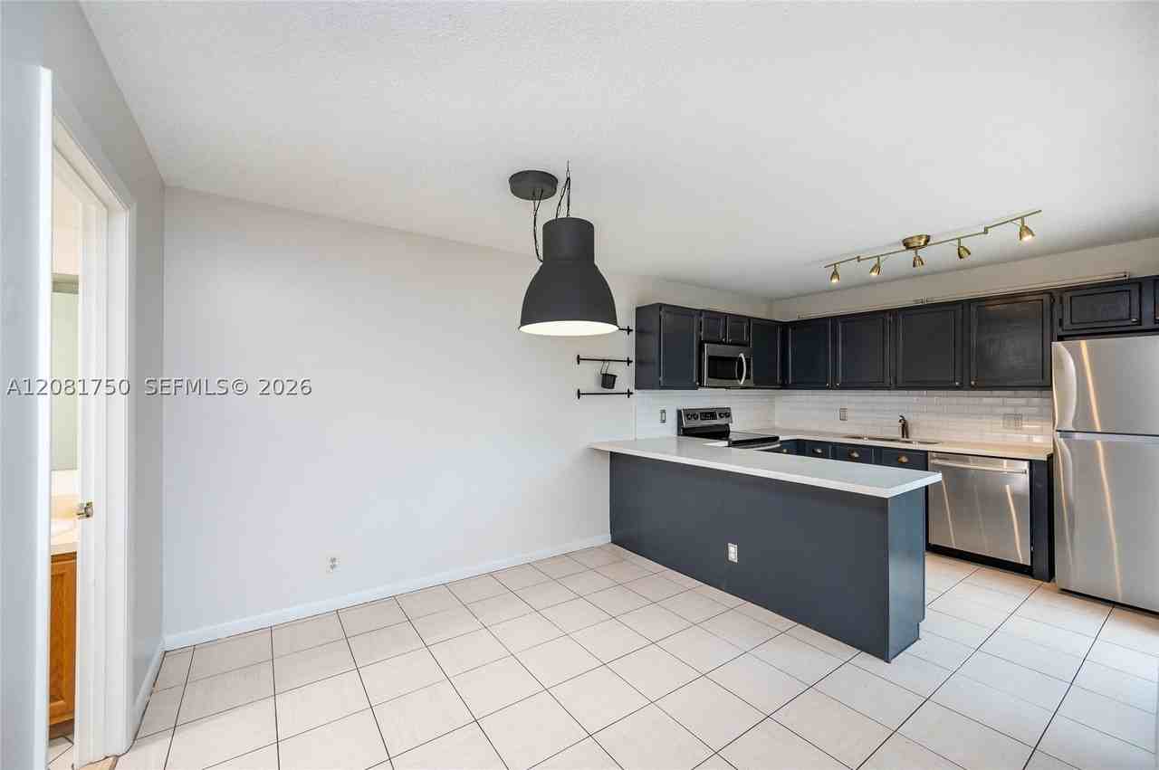 2536 Camelot Ct #2536 - Photo 7 of 23