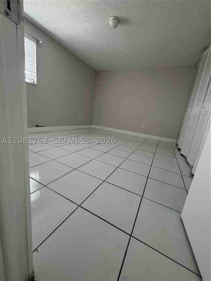 1975 Ne 135th St #3E - Photo 5 of 10