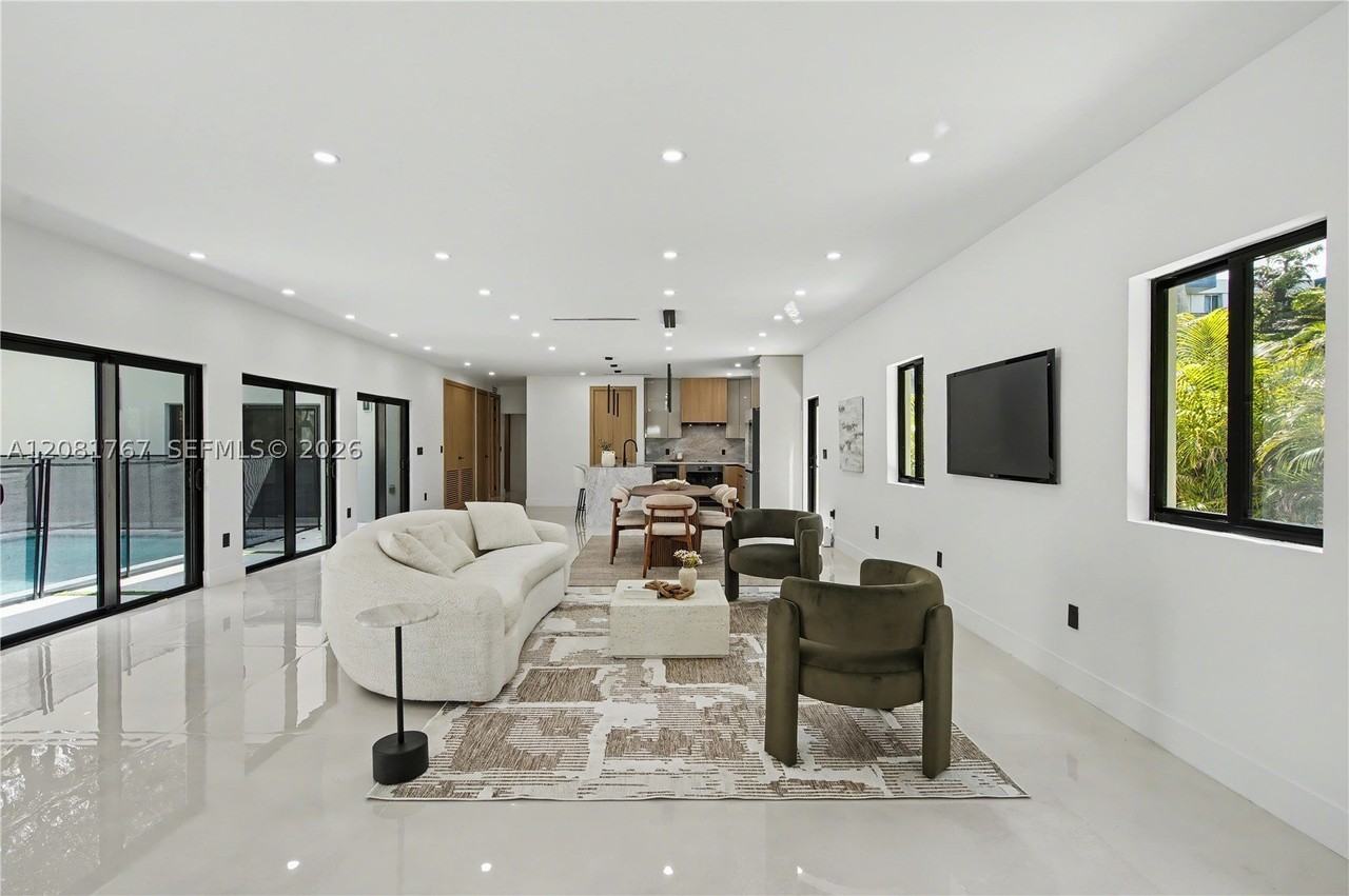 12335 Griffing Blvd #12335 - Photo 7 of 50