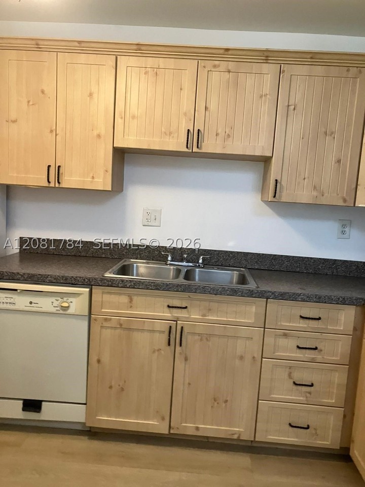 104 Gardens Dr #101 - Photo 6 of 12