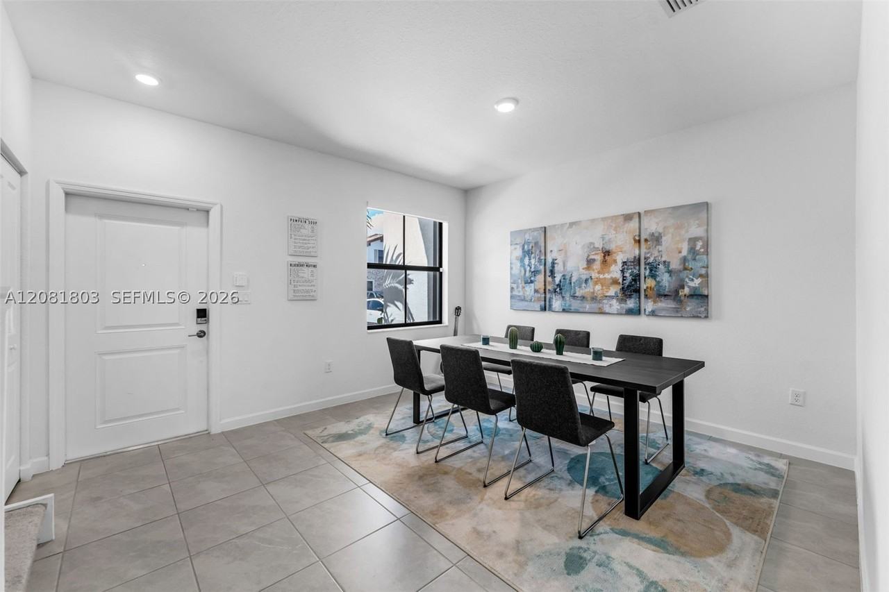 11761 Sw 245th Ter #11761 - Photo 3 of 25