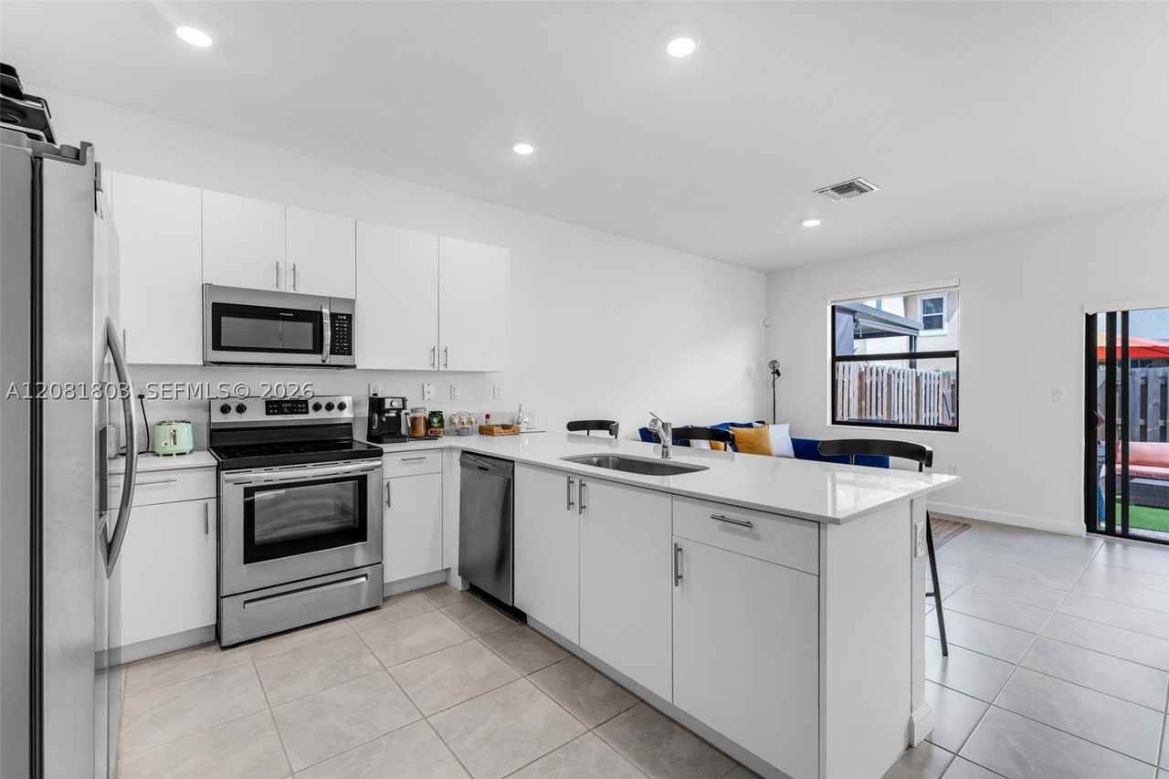 11761 Sw 245th Ter #11761 - Photo 6 of 25