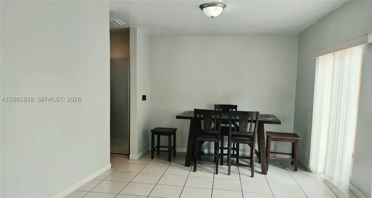 113 Ne 12th Ave #113 - Photo 4 of 22