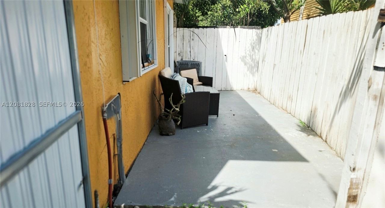 113 Ne 12th Ave #113 - Photo 6 of 22