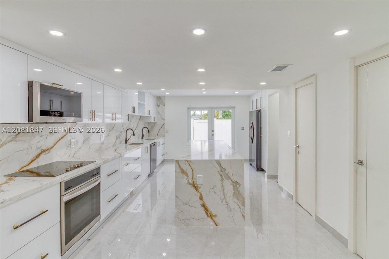 5235 Sw 40th Ave #38 - Photo 4 of 23