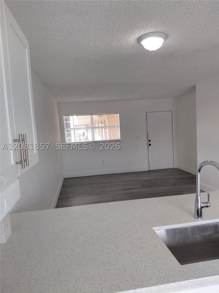 5435 W 24th Ave #63 - Photo 5 of 10