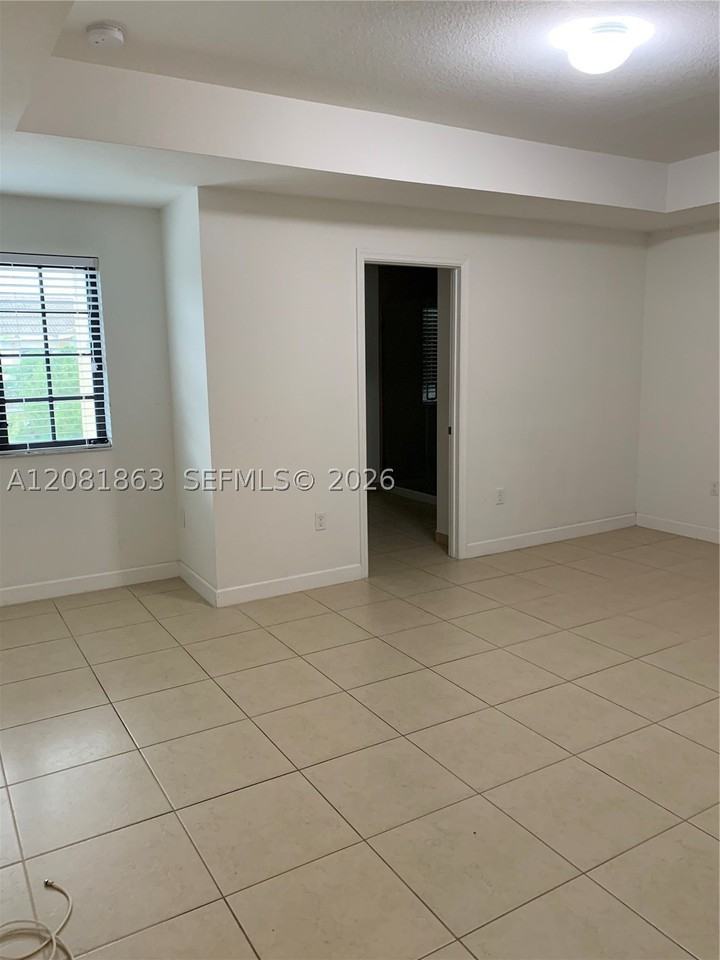 429 Ne 194th Ter #429 - Photo 6 of 14