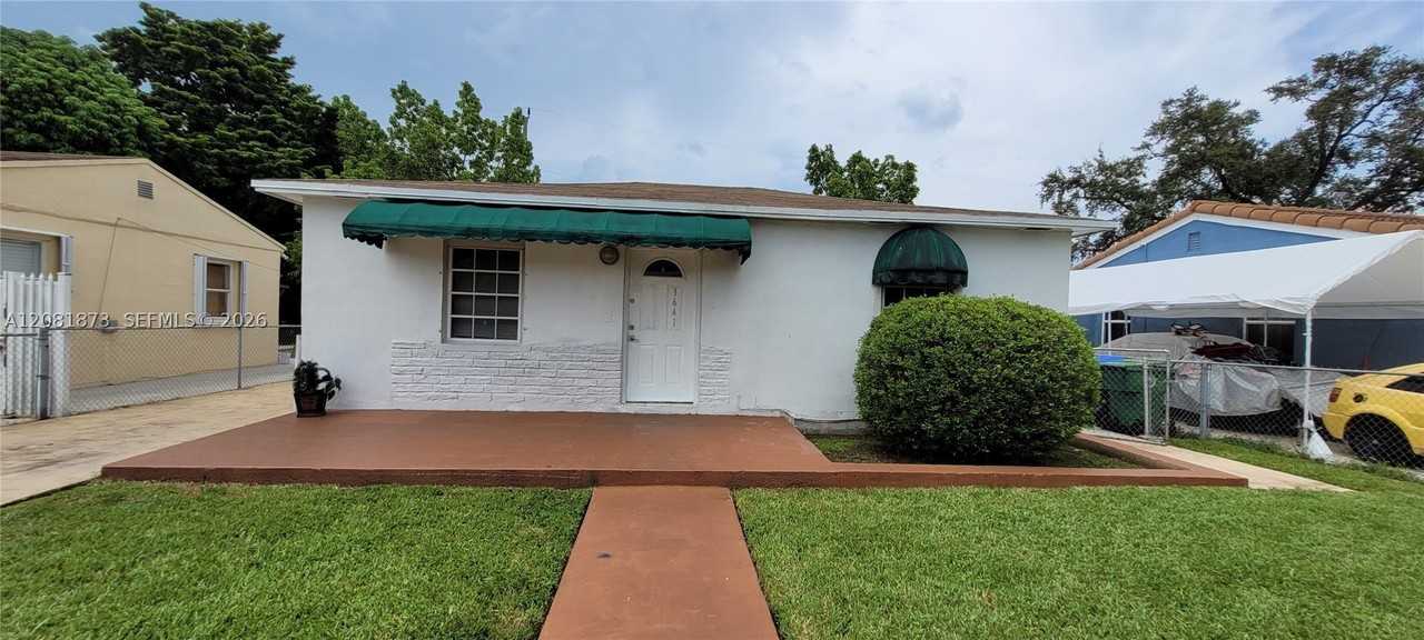 3641 Nw 15th St - Photo 2 of 16