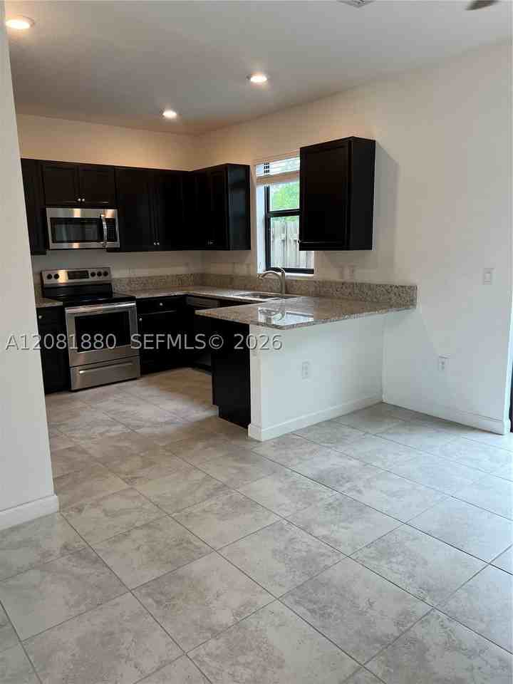 20578 Ne 2nd Ct - Photo 2 of 31