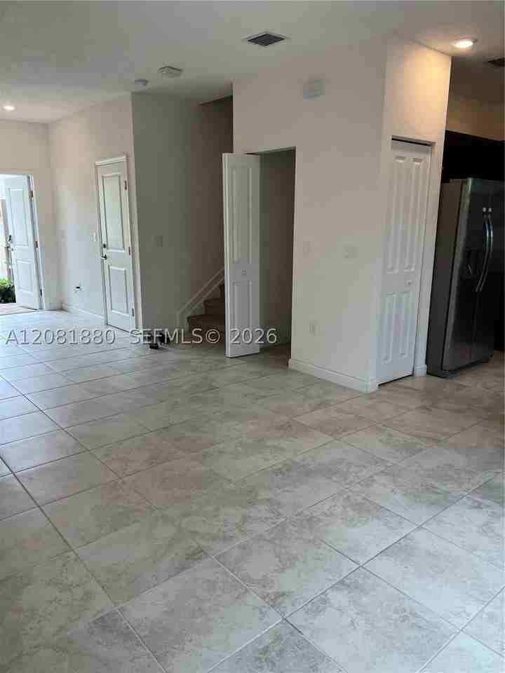 20578 Ne 2nd Ct - Photo 7 of 31