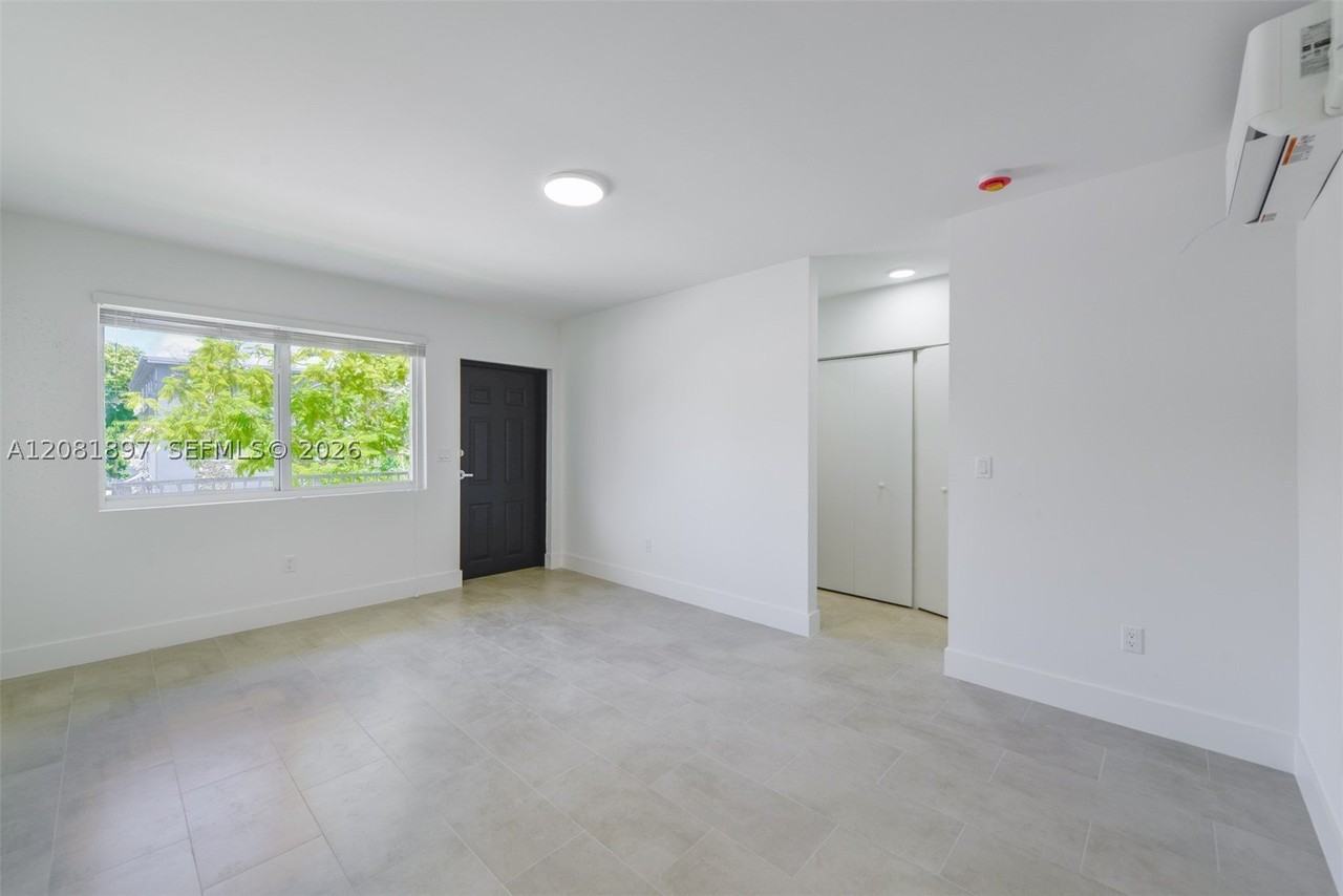 505 Sw 7th Ct #6 - Photo 3 of 20