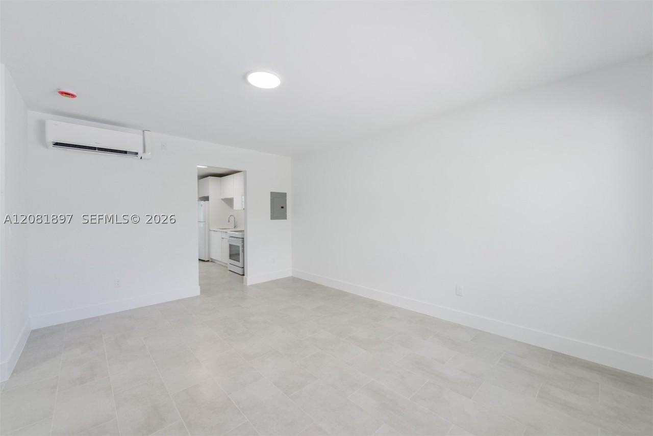 505 Sw 7th Ct #6 - Photo 4 of 20
