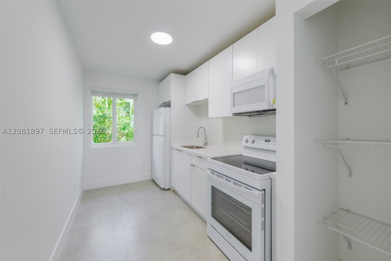 505 Sw 7th Ct #6 - Photo 6 of 20