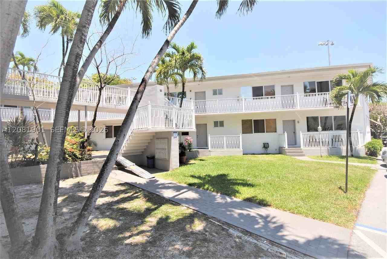 75 S Shore Dr #4B - Photo 2 of 16