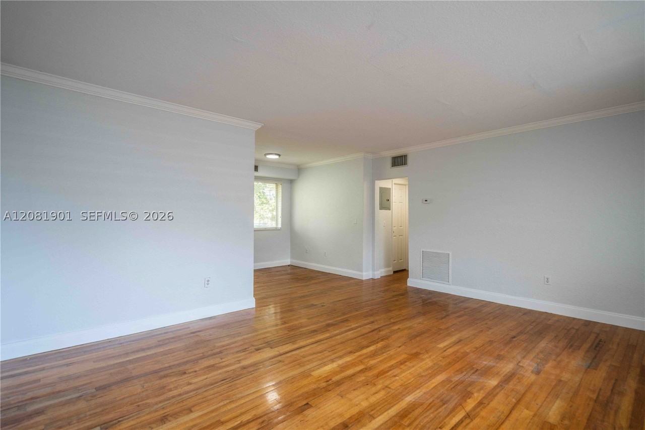 75 S Shore Dr #4B - Photo 4 of 16