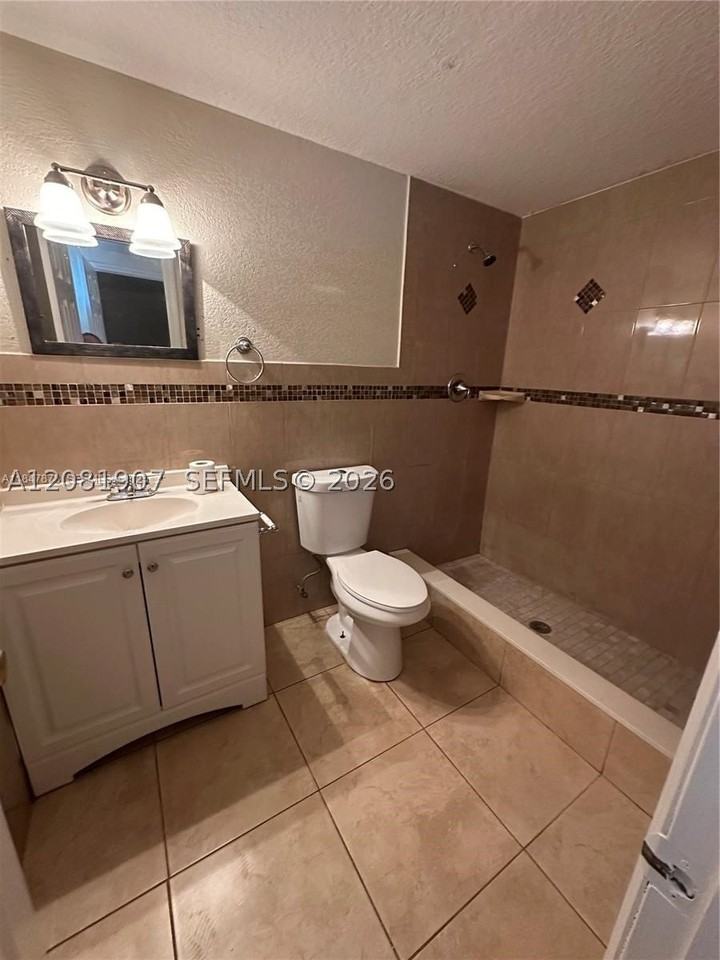 4041 Sw 50th St - Photo 6 of 10