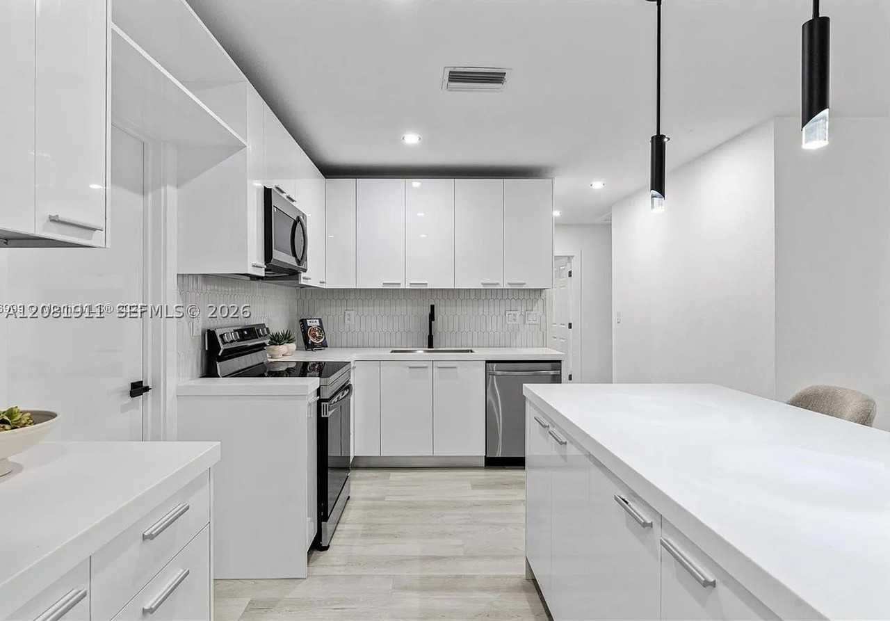 8501 Nw 31st Ave #A - Photo 2 of 11