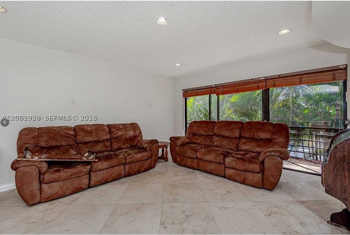 4000 N Hills Dr #29 - Photo 4 of 27