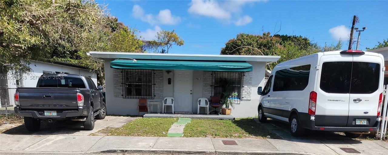 7015 Nw 4th Ct #7017 - Photo 2 of 9