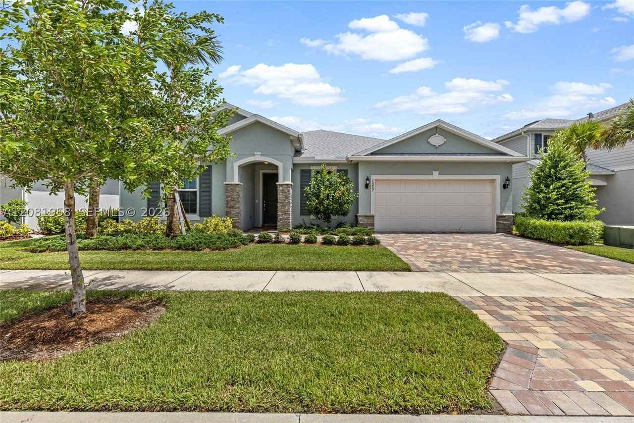 10407 Sw Captiva Dr #0 - Photo 2 of 50