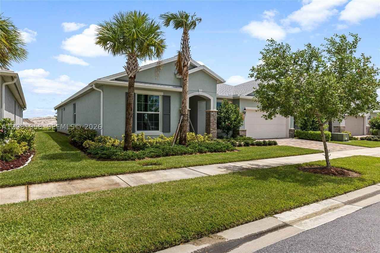 10407 Sw Captiva Dr #0 - Photo 3 of 50