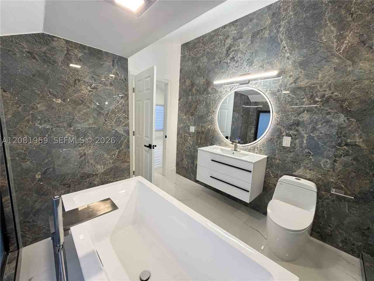 2029 Greenview Cove Dr #2029 - Photo 6 of 21