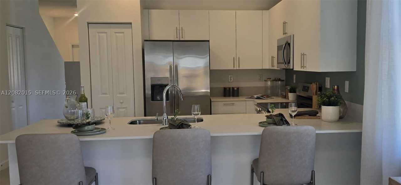 1534 Ne 5th Ct #0 - Photo 5 of 12
