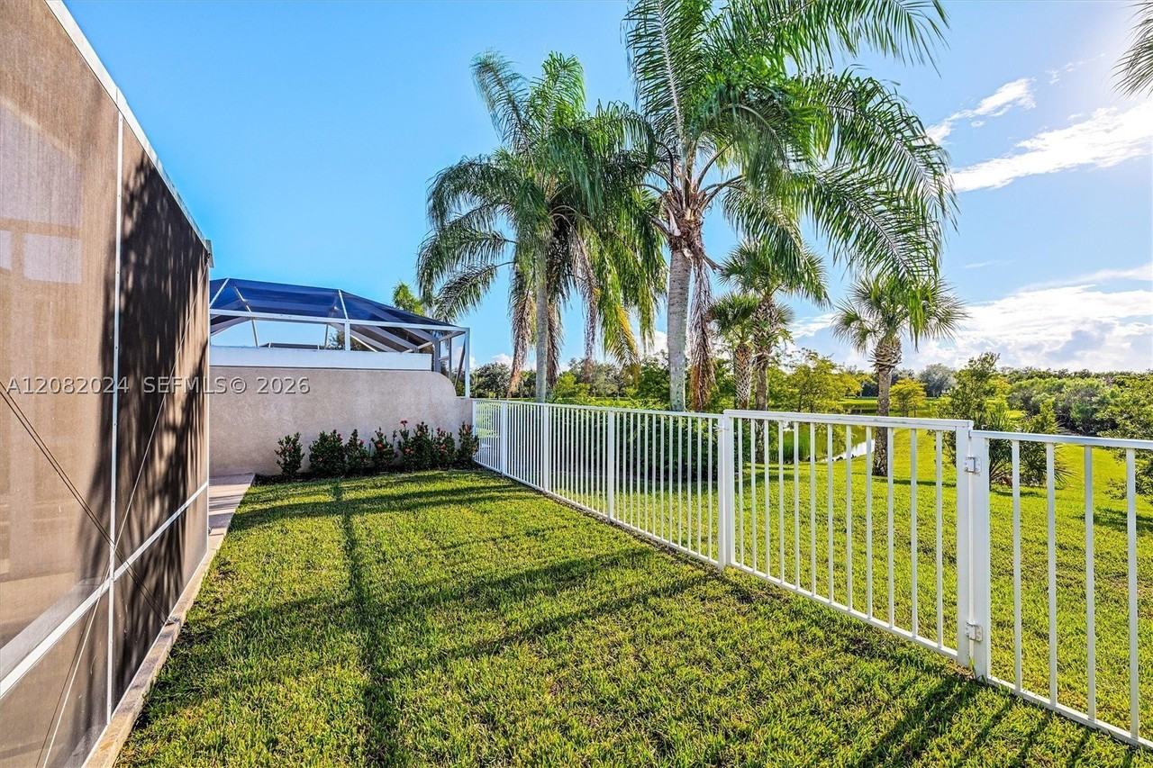 10733 Sw Elsinore Dr - Photo 3 of 23