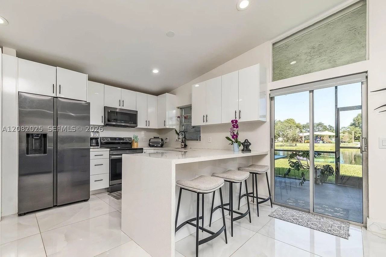 518 Woodgate Cir #E - Photo 6 of 17