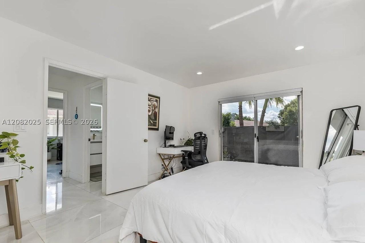 518 Woodgate Cir #E - Photo 7 of 17