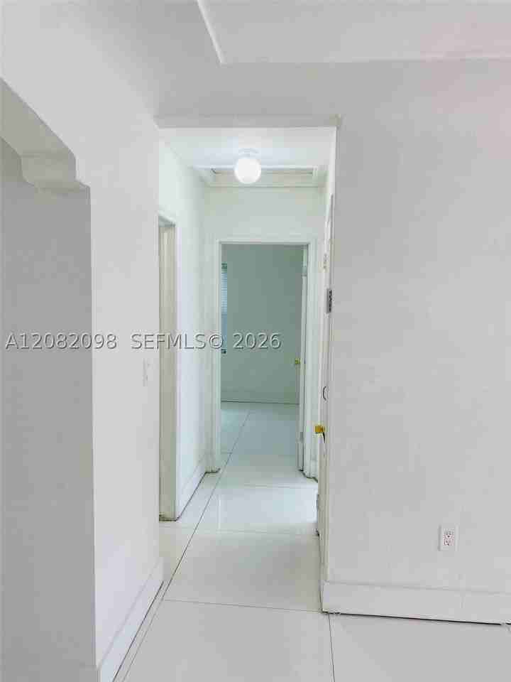 3335 Sw 26th St #3335 - Photo 2 of 22