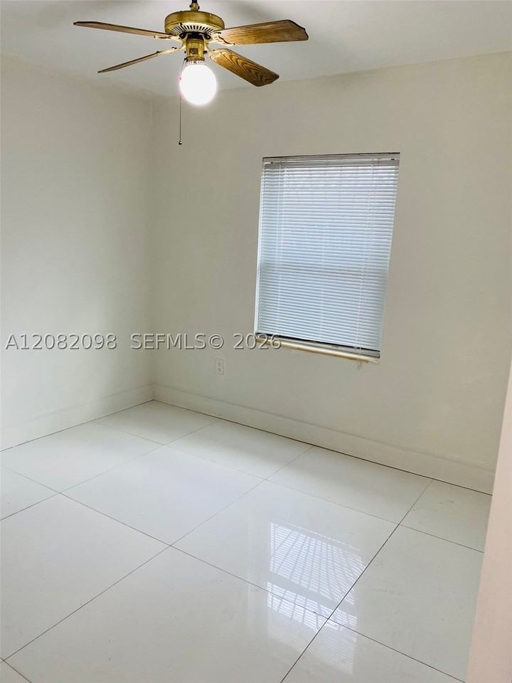 3335 Sw 26th St #3335 - Photo 5 of 22