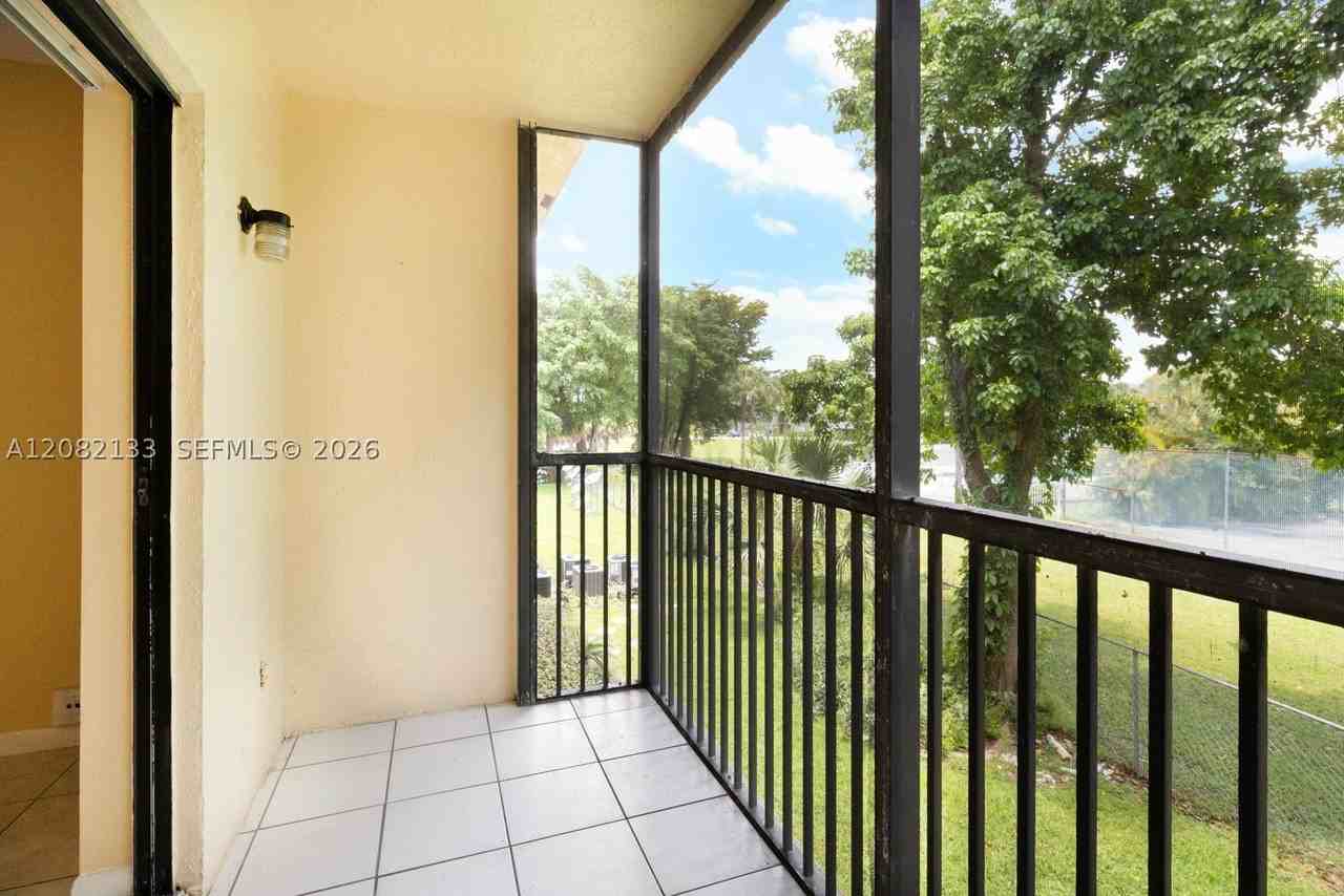9022 Nw 28th Dr #2-212 - Photo 4 of 24