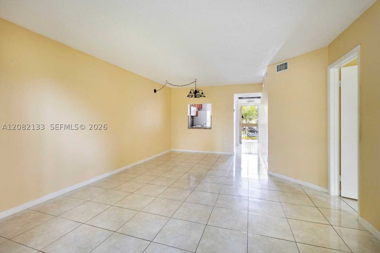 9022 Nw 28th Dr #2-212 - Photo 6 of 24