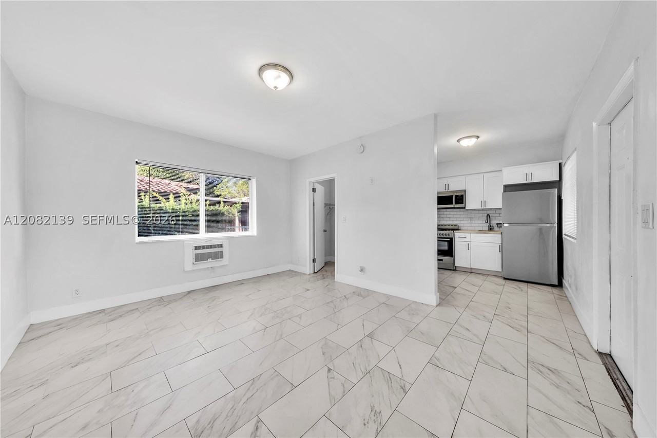 1839 Funston St #8 - Photo 3 of 13
