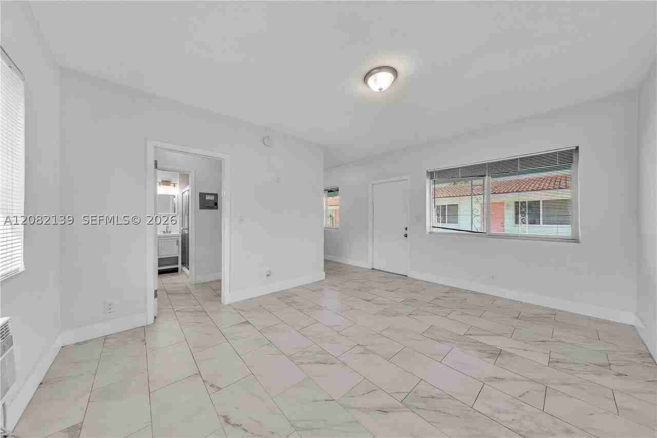 1839 Funston St #8 - Photo 4 of 13
