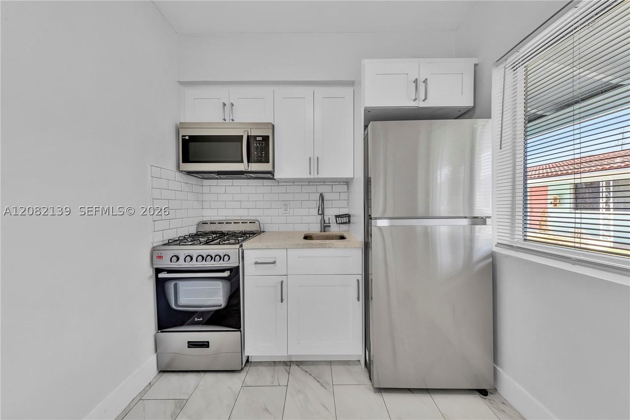 1839 Funston St #8 - Photo 7 of 13