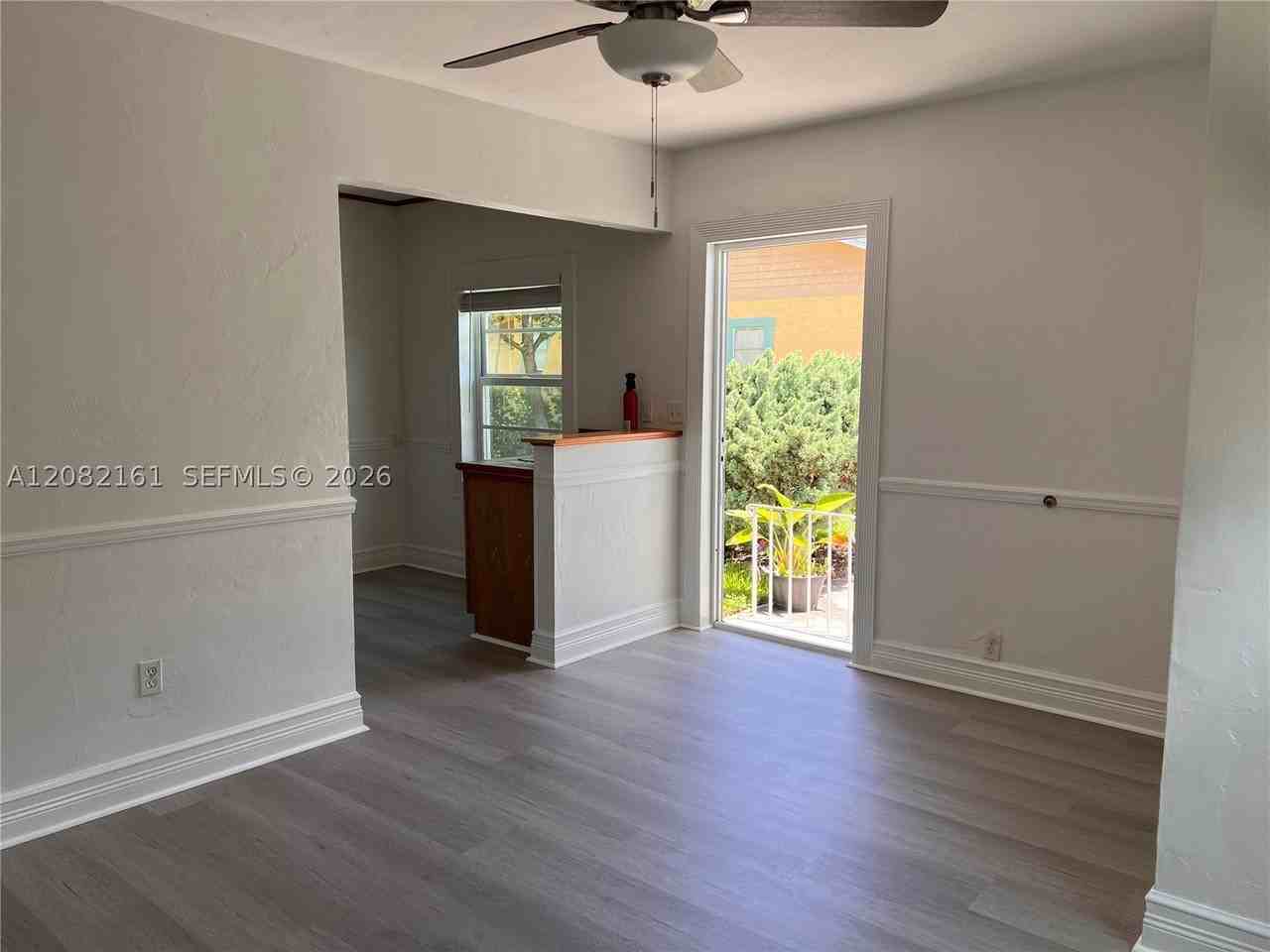223 S J St #2 - Photo 3 of 10